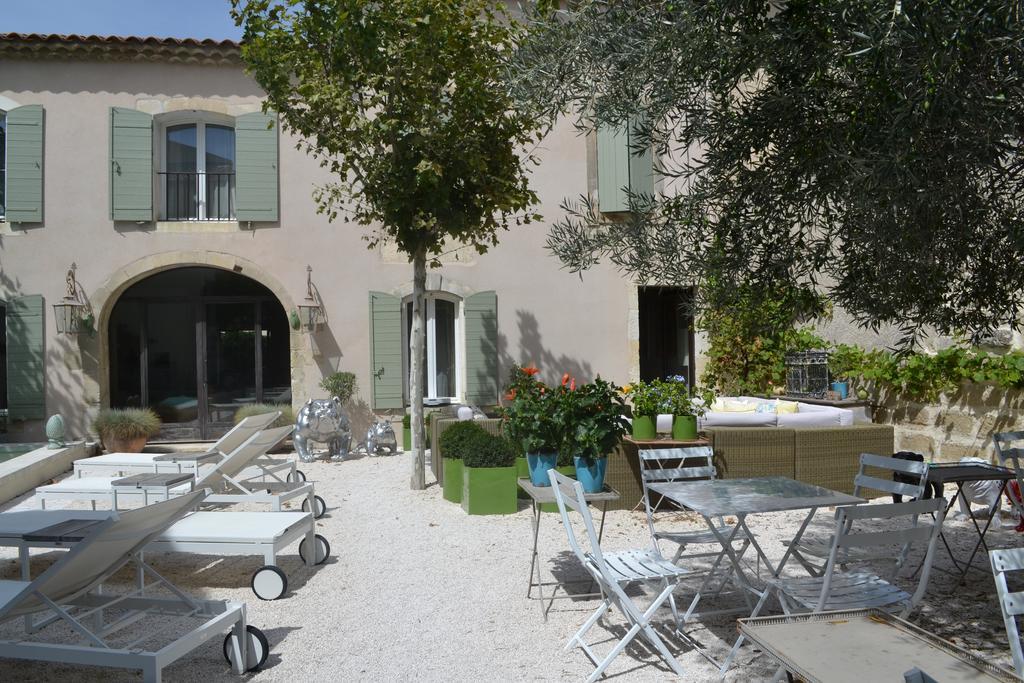 Mas A L'Improviste Bed & Breakfast Maillane ภายนอก รูปภาพ