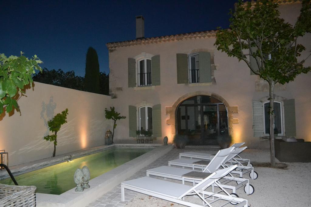 Mas A L'Improviste Bed & Breakfast Maillane ภายนอก รูปภาพ