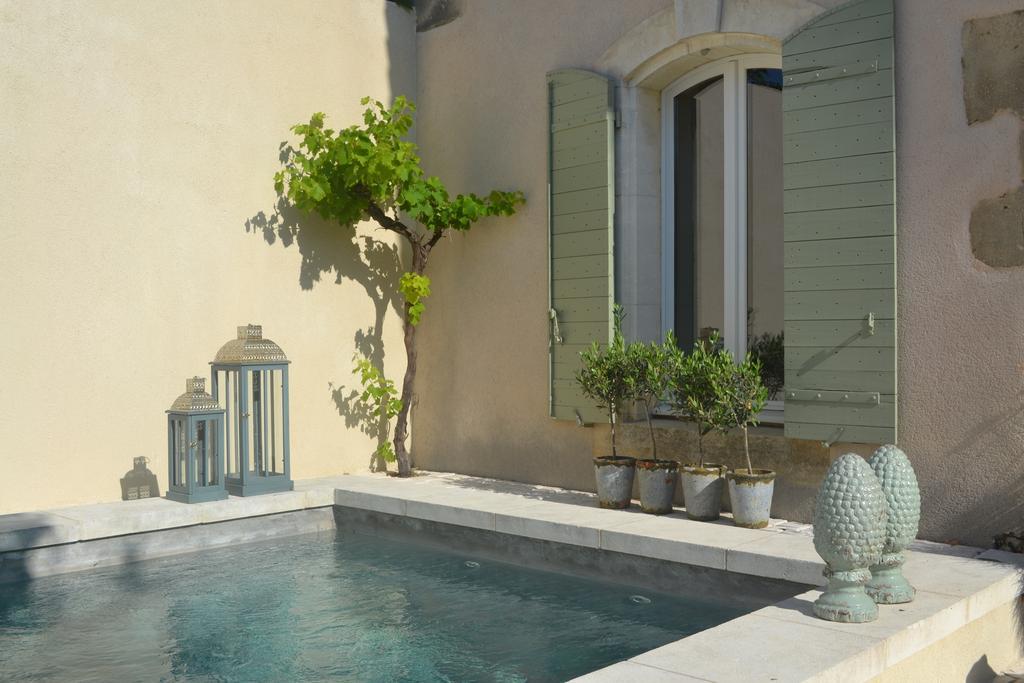 Mas A L'Improviste Bed & Breakfast Maillane ภายนอก รูปภาพ